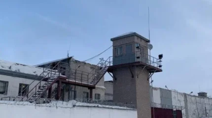 Тігін машинасының ішіне телефон мен SIM-карталар жасырған