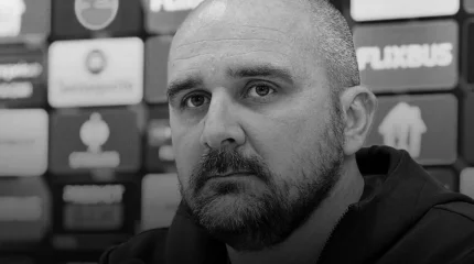 Сербия чемпионатында жаттықтырушы матч кезінде көз жұмды