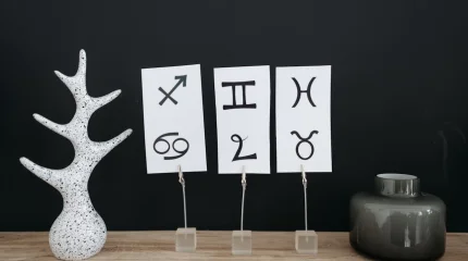 Звёзды советуют остановиться и переосмыслить приоритеты: гороскоп на 5 ноября 2025 года