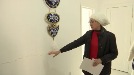 Новостройка в Актобе покрылась трещинами: жильцы бьют тревогу