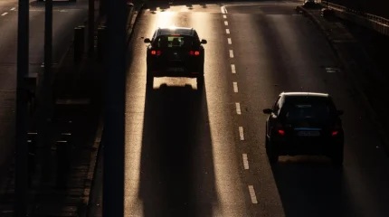 Зарядку электрокаров от асфальта запустили в Германии