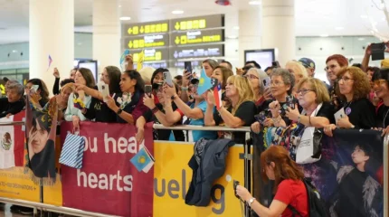 «Оле, оле-оле-оле, Димаш»-Барселонада Димашты шетелдік фанаттар зор қошеметпен қарсы алды