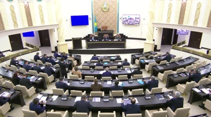 Казахстанским артистам запретят петь под фонограмму