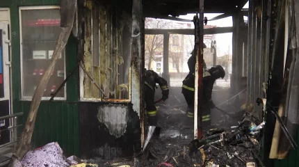 Четыре торговых павильона пострадали в результате пожара в Петропавловске