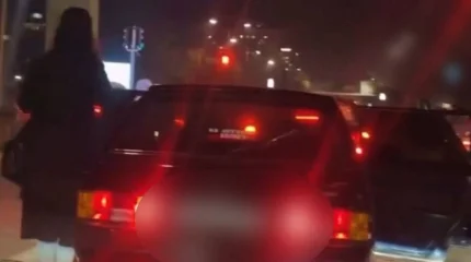 Танцы на светофоре обернулись штрафом: в Абайской области наказаны водитель и пассажиры (ВИДЕО)