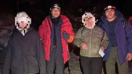 В горах Алматы спасли женщину с ребёнком