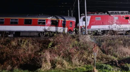Поезда столкнулись в Словакии, десятки человек пострадали