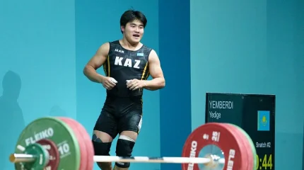 Казахстанский тяжелоатлет Едыге Емберды завоевал три медали в Саудовской Аравии