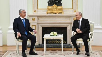 Токаев и Путин более 2,5 часов беседовали в неформальной обстановке