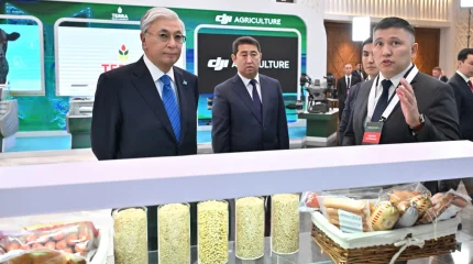 Мемлекет басшысы ауыл шаруашылығындағы цифрлық шешімдер көрмесін аралады