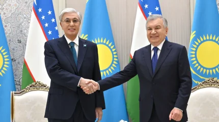 Мемлекеттер басшылары «Ташкент-Хумо» әуежайында әңгімелесті