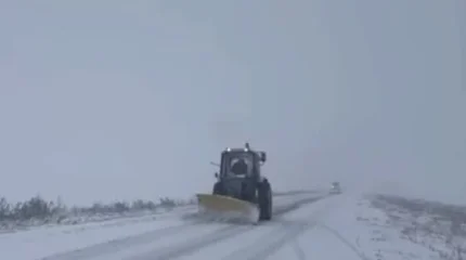 Дороги закрыли в двух областях Казахстана из-за непогоды