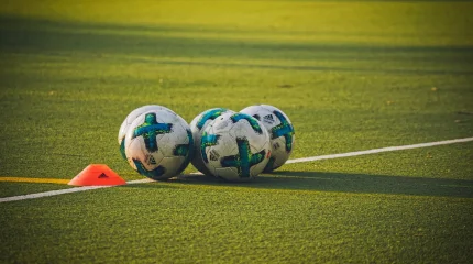 В Лейпциге до 10 тысяч футбольных фанатов протестовали против системы распознавания лиц на стадионах