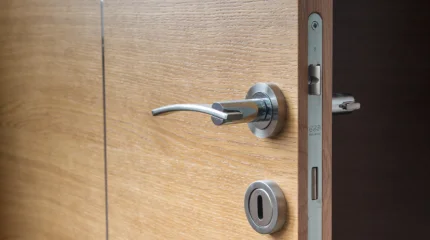 Связанные руки и плач за дверью: в Караганде мальчика спасли от жестокого обращения матери