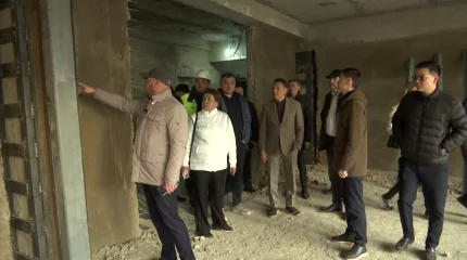 Неровные стены, осыпающая штукатурка: ремонт поликлиники раскритиковали в Алматы