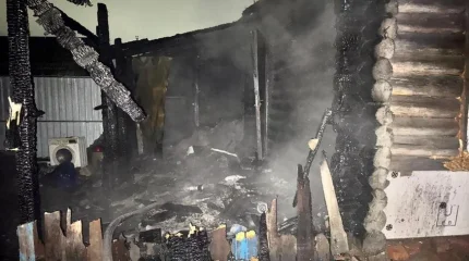 В Новосибирской области мужчина поджёг дом с шестью людьми внутри