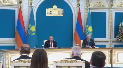 Глава государства провел переговоры с Премьер-министром Армении