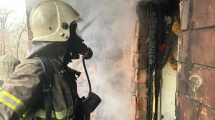 В Алматы пожар на СТО — предотвращён взрыв газового баллона