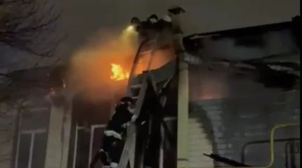 Оралда екіқабатты ағаш үйден қою қара түтін шықты