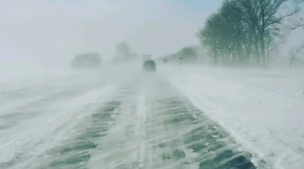 Дороги закрыли из-за непогоды в Восточном Казахстане