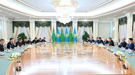 Қазақстан мен Түрікменстан президенттері кеңейтілген құрамда келіссөз жүргізді