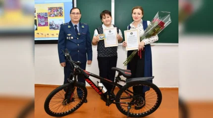 Ақмола облысында полиция құқық бұзушылықты анықтаған 10 жасар баланы марапаттады