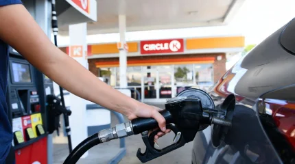 Секреты бензоколонки: как распознать поддельный бензин прямо на АЗС