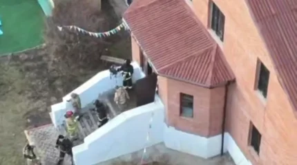 В Кокшетау спасатели эвакуировали 49 человек из-за задымления в детском саду