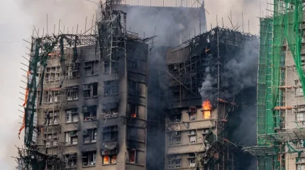 Гонконгтағы өртке қатысты 25 адам тұтқындалды