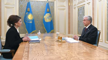 Глава государства принял в Акорде Аиду Балаеву