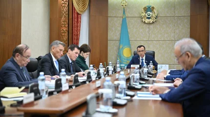 Сенаторлар үш заңды қарайды