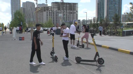 Самокатчикам могут разрешить ездить по тротуарам и паркам