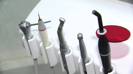 Алматыда стоматолог-дәрігер клиенттен қосымша ақша сұрап, 2 жарым жасар бүлдіршінді 4 сағат бойы наркоздан оятпай ұстаған