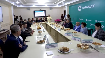 Павлодарда «AMANAT» партиясы облыстық филиалының өкілдері мүмкіндігі шектеулі жандармен кездесті