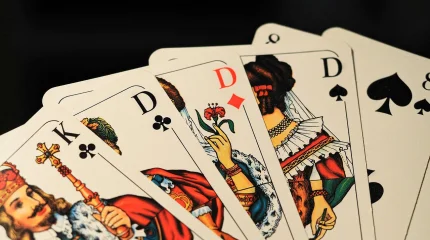 Құмар ойынға 750 теңге тікпек болған шенеунік жұмыстан шығарылды