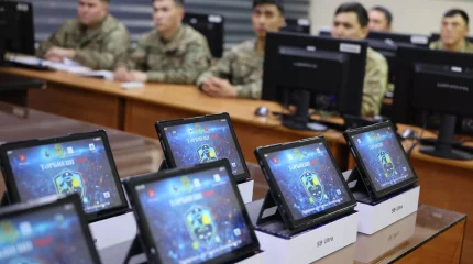 Ұлттық ұланның әскери тәрбиешілері бірегей мобильді қосымшаны тестілеуде