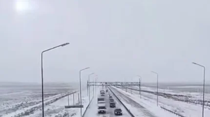 Дороги закрывают в семи регионах Казахстана из-за непогоды