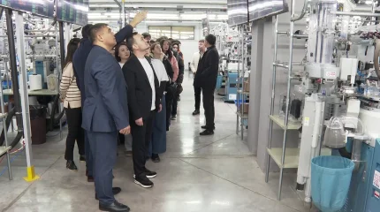 Студенттер шұлық фабрикасының жұмысымен танысты