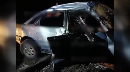 Қарағанды облысында жеңіл көлік пойызбен соқтығысып, 5 адам ауруханаға түсті