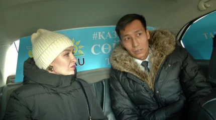 Необычное такси помогает учить казахский язык жителям Темиртау