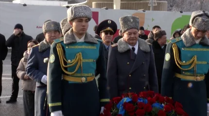 Церемония возложения цветов в честь Дня Независимости прошла в Алматы