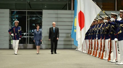 Президента Казахстана торжественно встретили в Японии