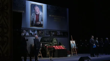 Алматыда Асанәлі Әшімовті соңғы сапарға шығарып салу рәсімі өтті