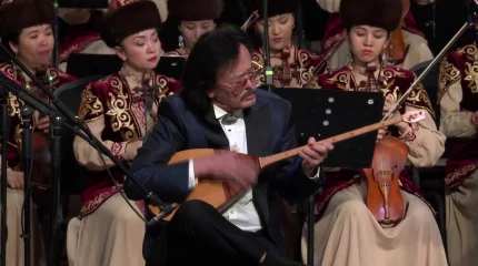 Қазақстанның Еңбек сіңірген әртісі, күйші-композитор С.Тұрысбектің «Көңіл толқыны» атты шығармашылық кеші өтті