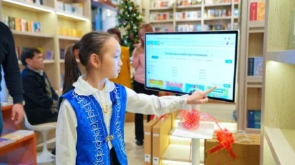 Білімге тең мүмкіндік: 20 өңірге 1000 «TopIQ-MobilBox» тарту етілді