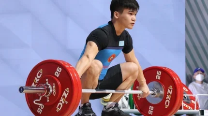 Казахстанские штангисты завоевали четыре золотые медали на турнире в Кыргызстане