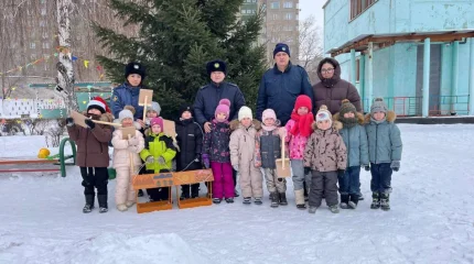 Осужденные изготовили новогодние подарки для детсадовцев Павлодара