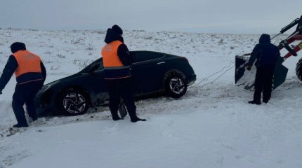 Двоих человек спасли из снежного плена под Егиндыбулаком