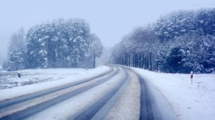 Из-за непогоды дороги закрыли в двух областях Казахстана