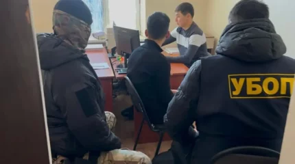 Ақтөбеде ақша бопсалаған жас жігіттер ұсталды